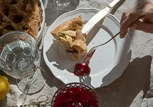 Apple pie with berrysauce