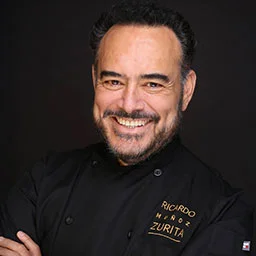 Headshot of Chef Ricardo Muñoz Zurita
