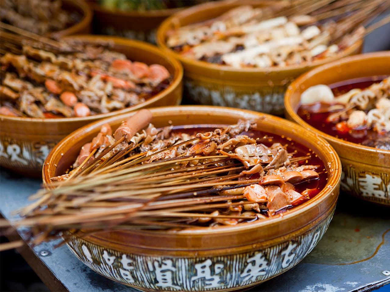 Bowls with marinated satey