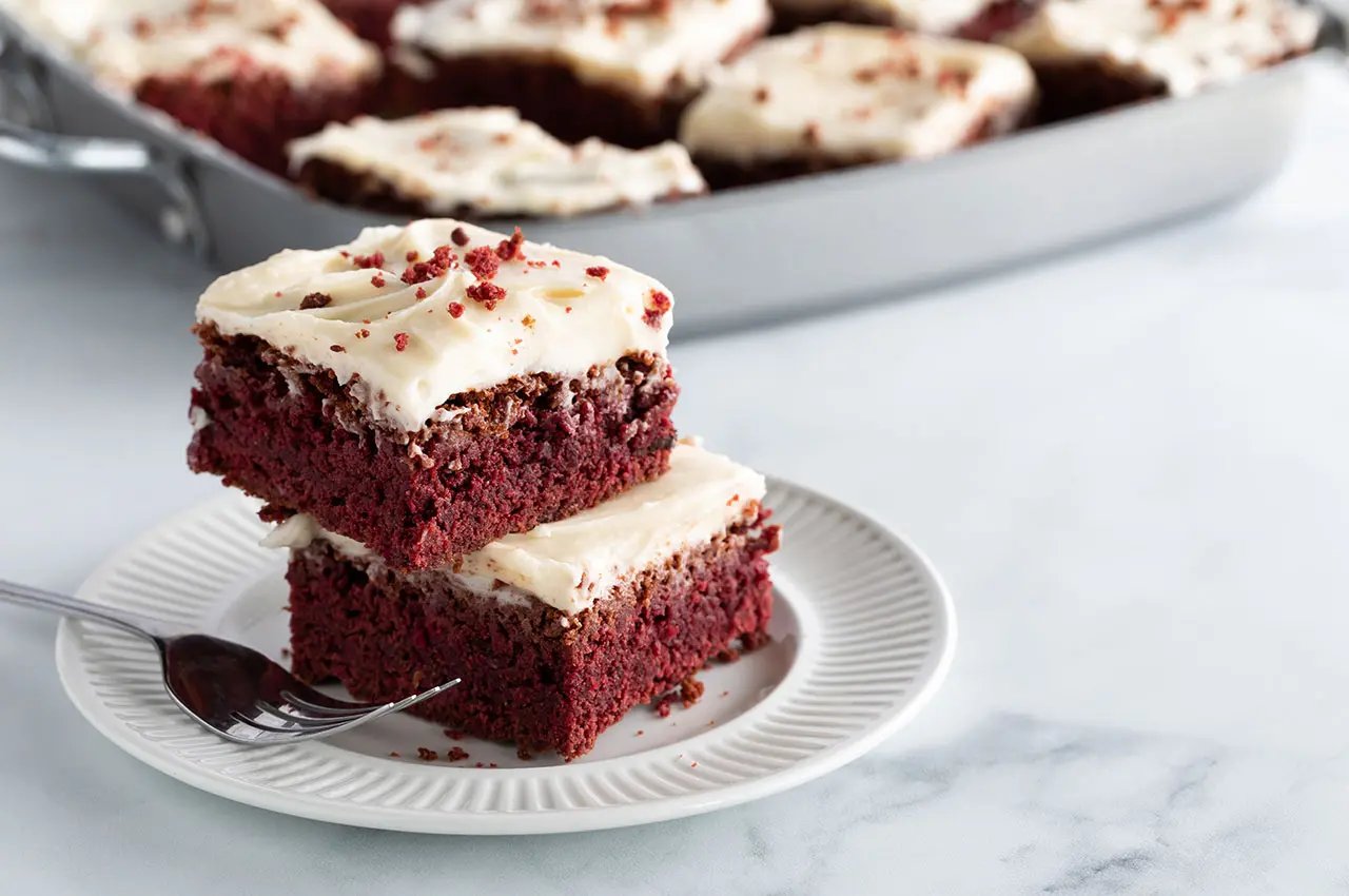 Brownie with icing