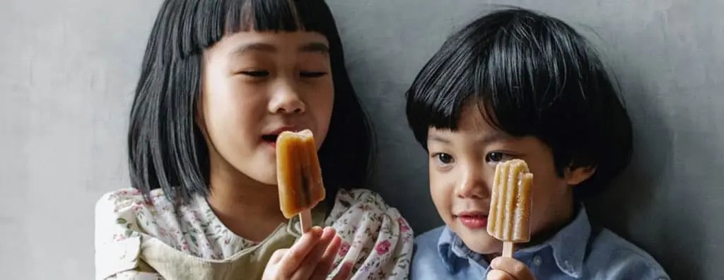 Kids eating ice cream