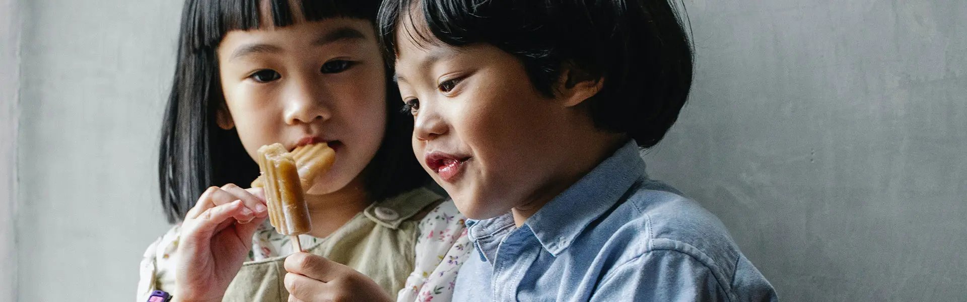 Kids eating ice cream