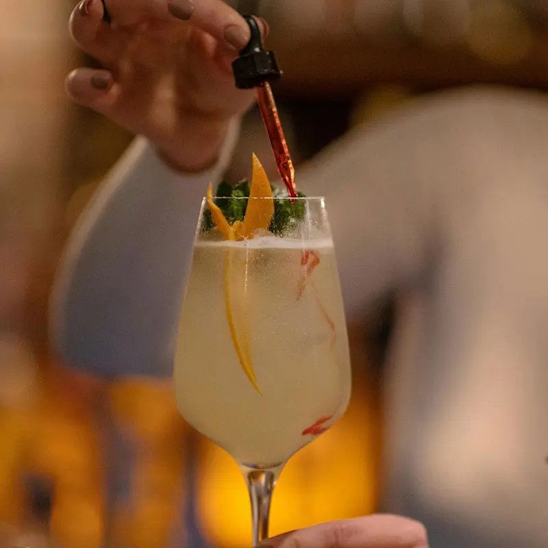 Adding colouring to a drink