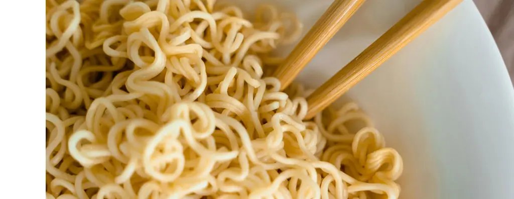 Noodles on a plate