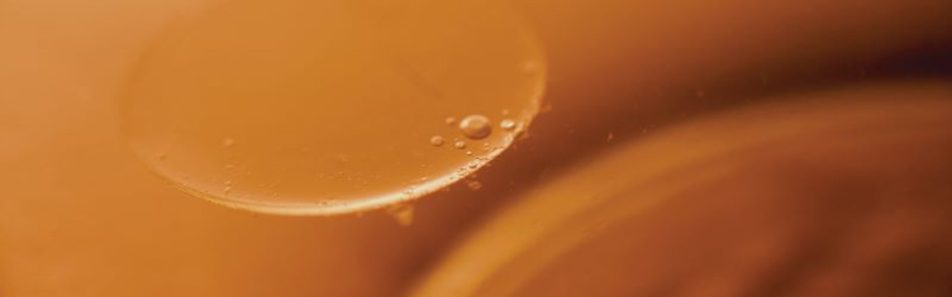 giv-warm-tones-liquid-texture-macro-1920x600