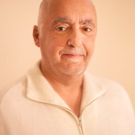 instagram post #PortraitofaPerfumer : Be